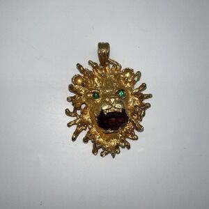 Vintage TANCER II Gold‎ Plated Lion Head Green Ryes Pendant